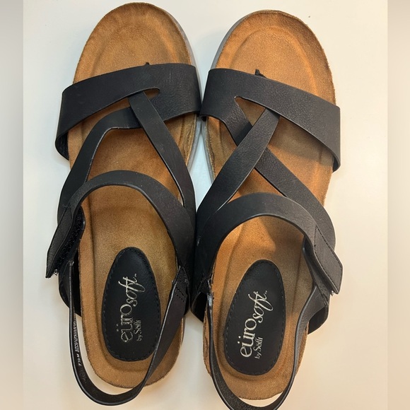 Eurosoft by Sofft Women's Gianetta Flat Sandal - Black - Picture 6 of 16